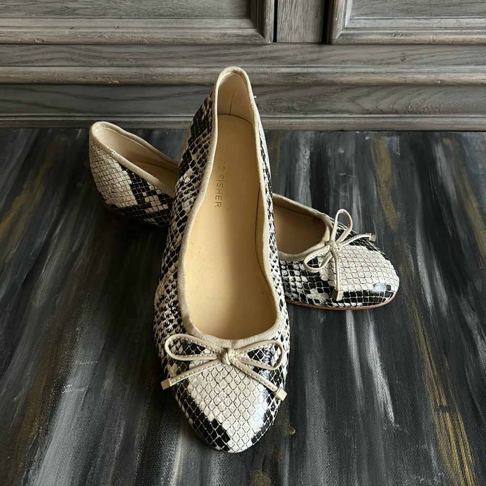 Marc Fisher Flats